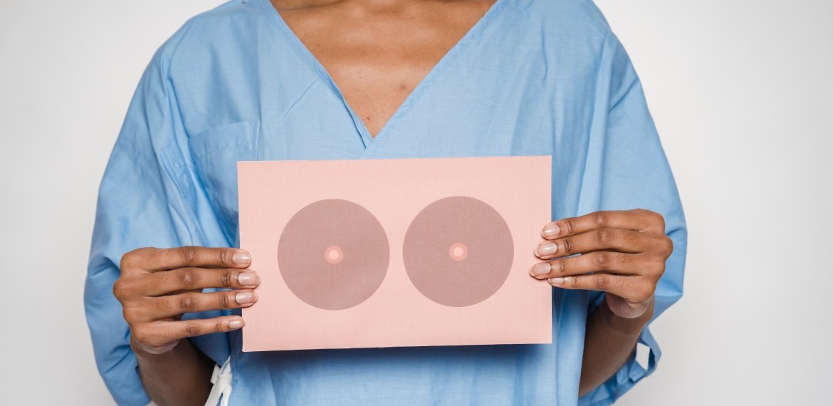 Come riconoscere il cancro al seno: i sintomi e i segnali da monitorare